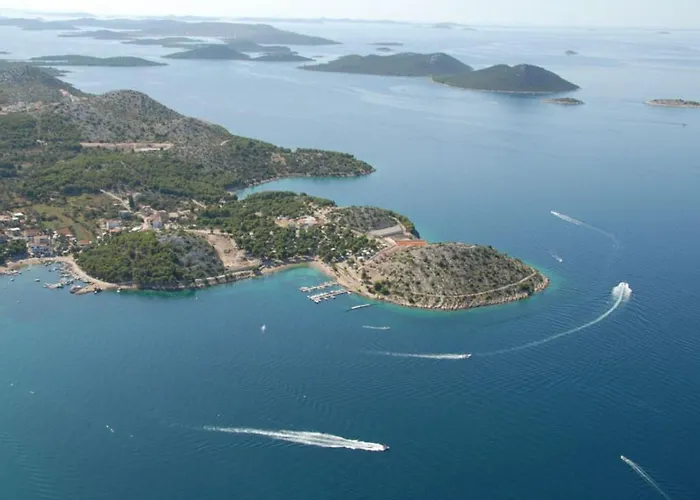 Dalmatia Apartman *
