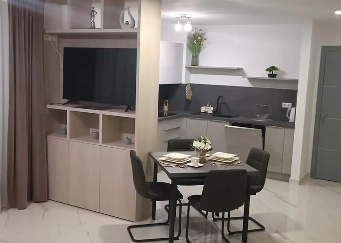Dalmatia Apartman *